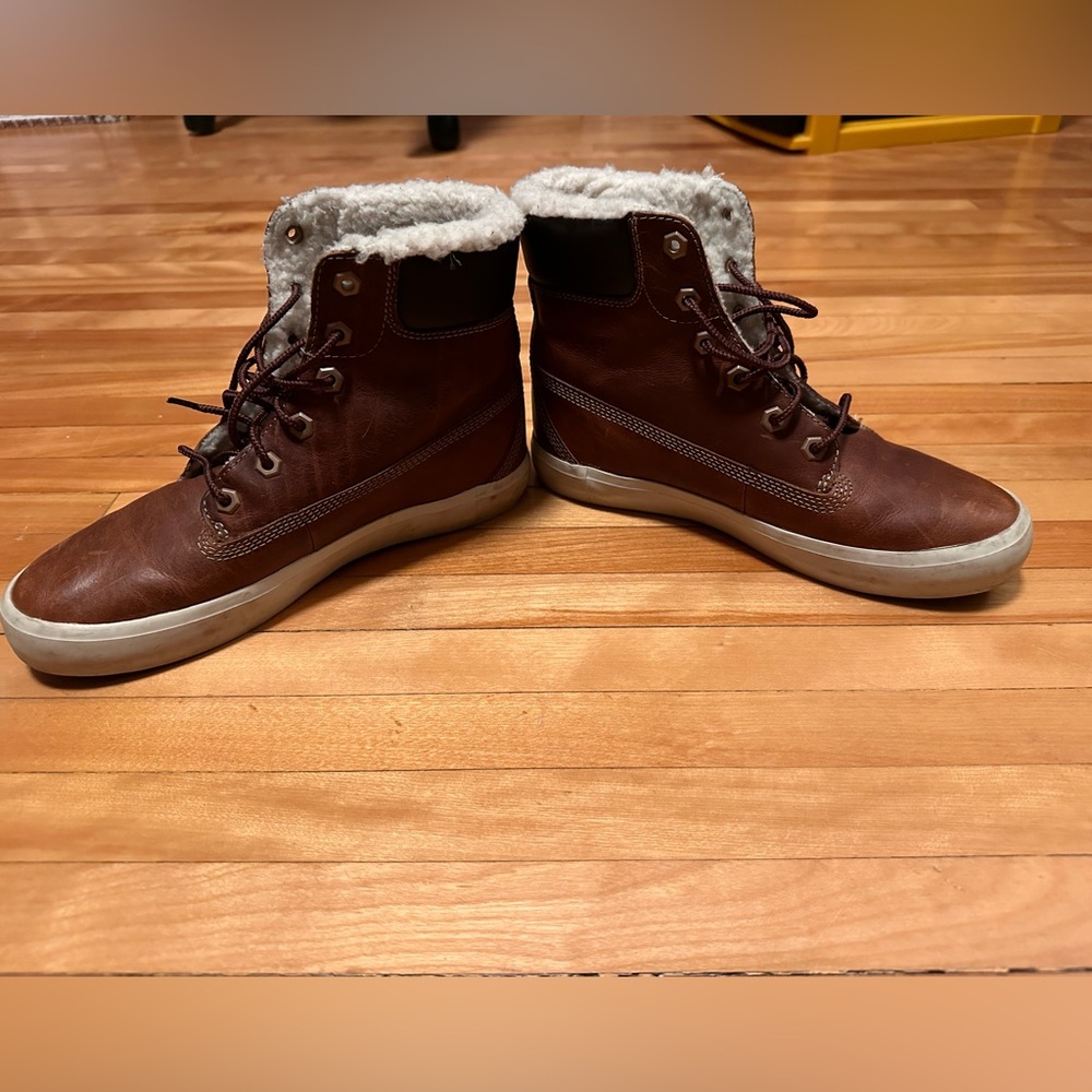 Timberland women’s size 7 boots with warm liner